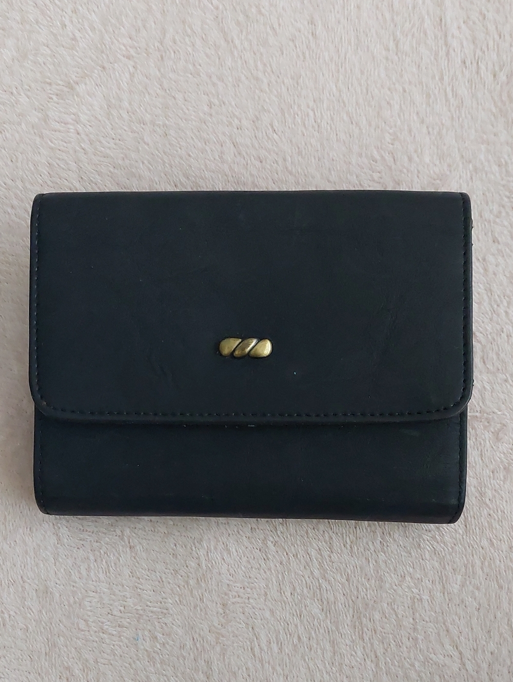 BASIC EDITIONS Classic Black Fold Bi-Fold Wallet with Brass Accent NWT